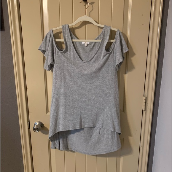 🛒 2/$12 Cold-shoulder Gray Cotton Top by C - size Small - Picture 2 of 7